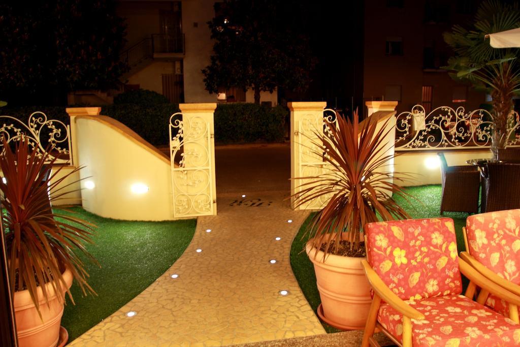 Hotel Monica Cervia Dış mekan fotoğraf