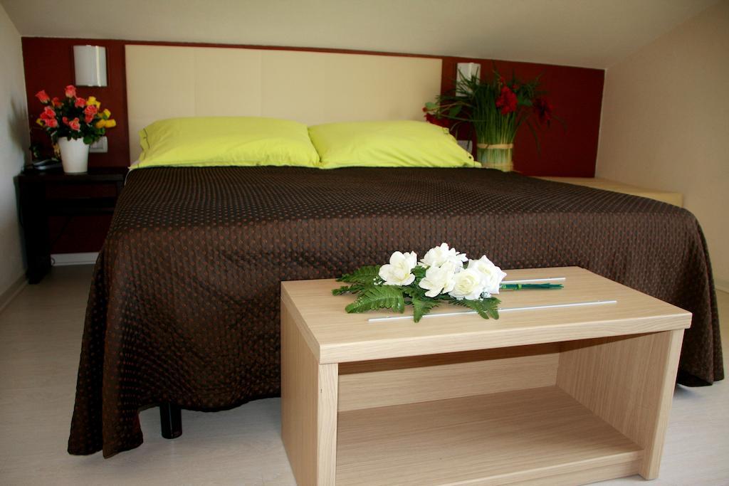 Hotel Monica Cervia Oda fotoğraf